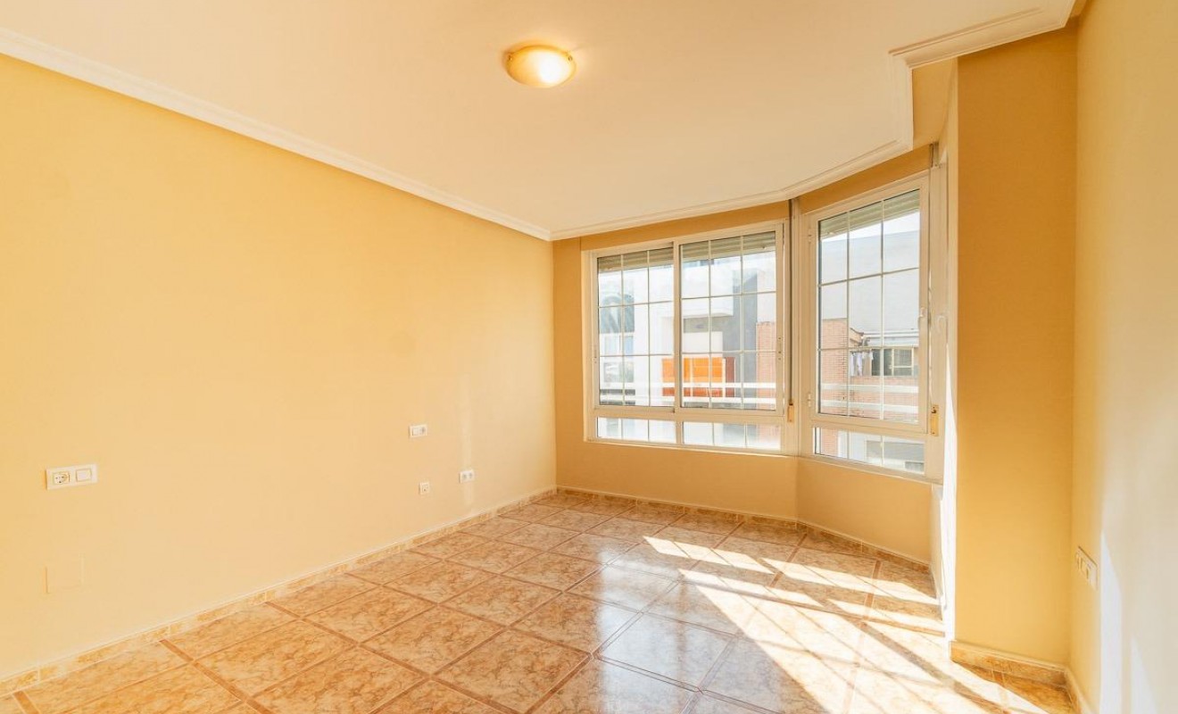 Wederverkoop - Flat - Torrevieja - Centro