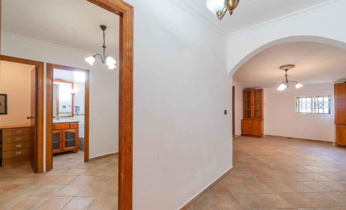 Sale - Villa - Torrevieja - Los altos