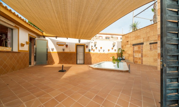 Sale - Villa - Torrevieja - Los altos