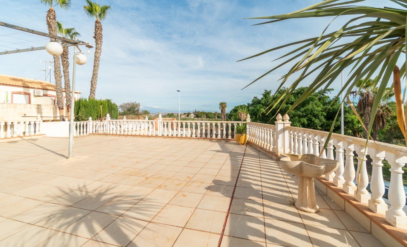 Sale - Villa - Torrevieja - Los altos