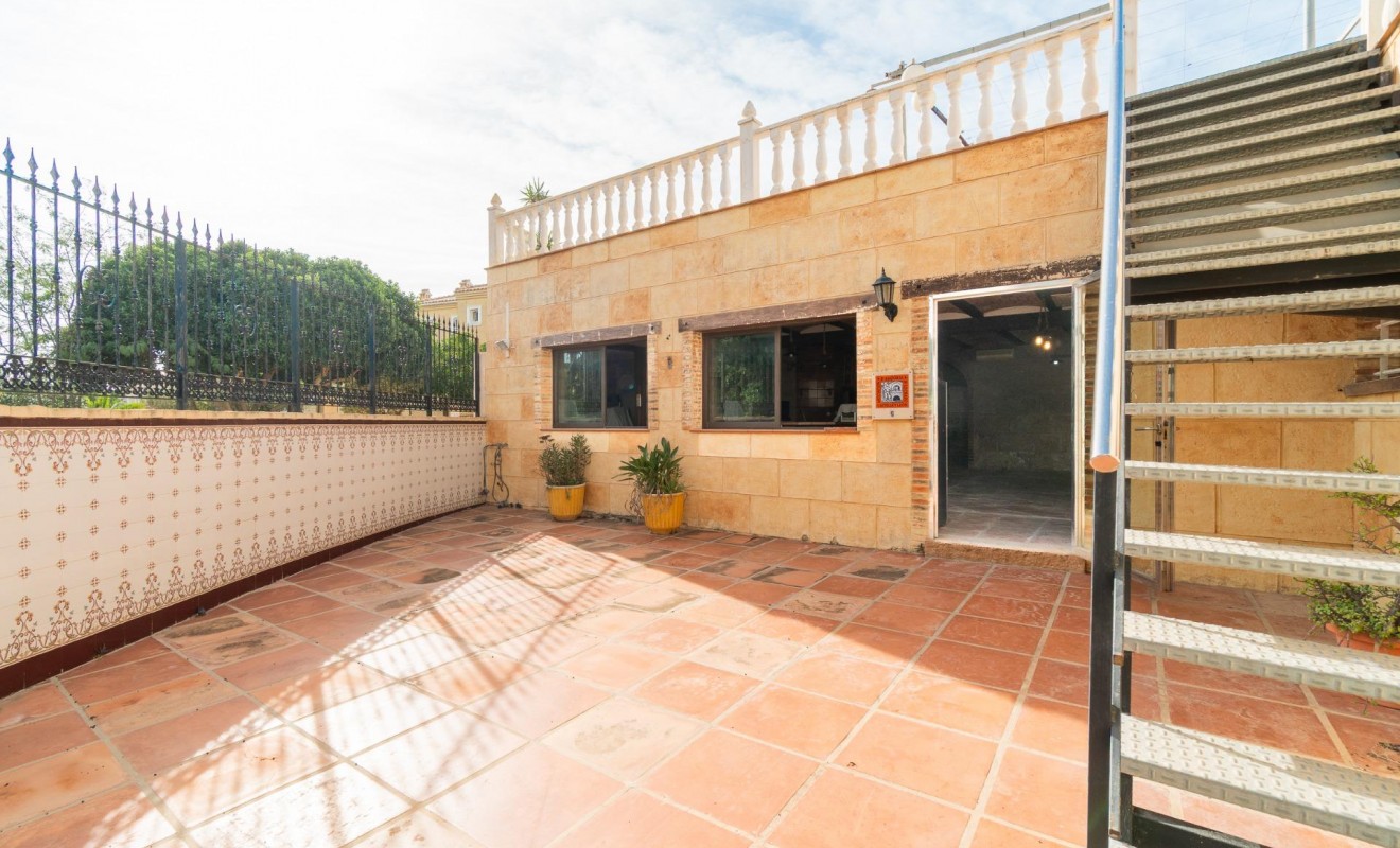 Sale - Villa - Torrevieja - Los altos