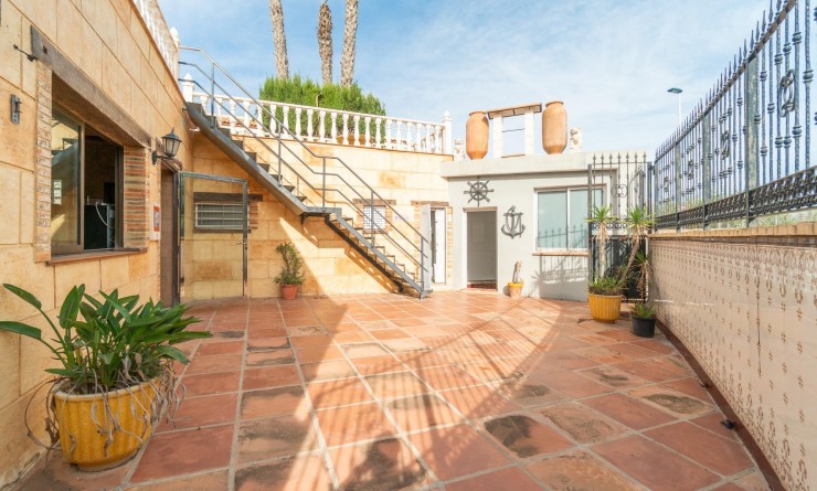 Sale - Villa - Torrevieja - Los altos
