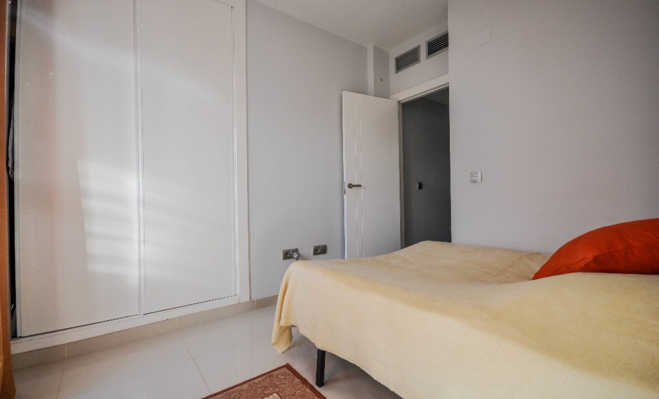 Revente - Appartement - Punta Prima