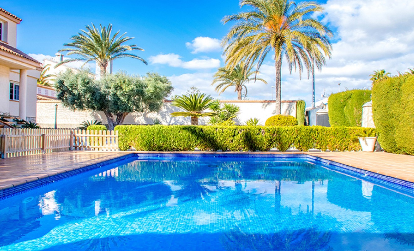 Sale - Villa - Pilar de la Horadada