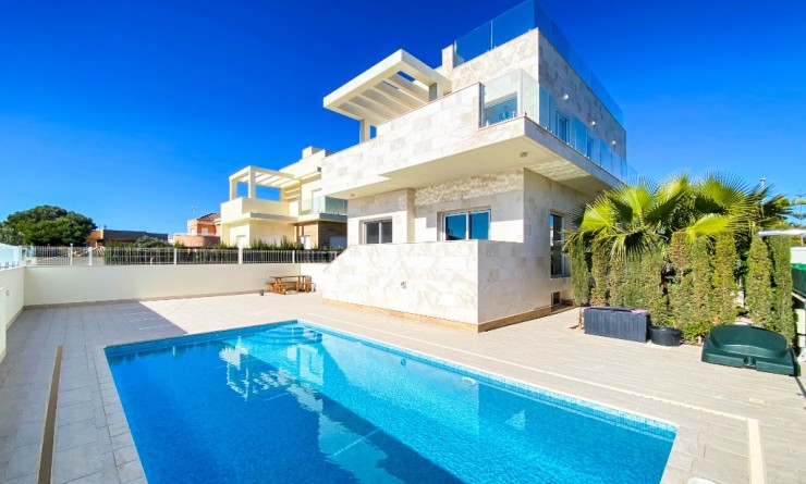 Sale - Villa - La Zenia