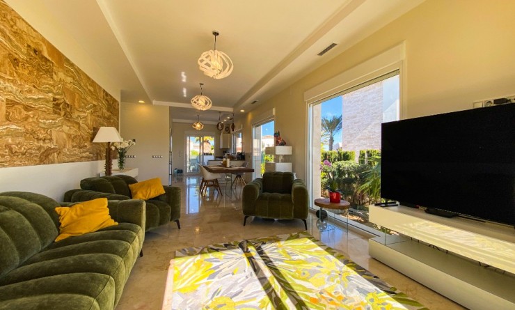 Sale - Villa - La Zenia