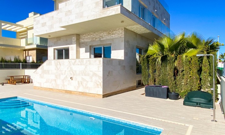 Sale - Villa - La Zenia