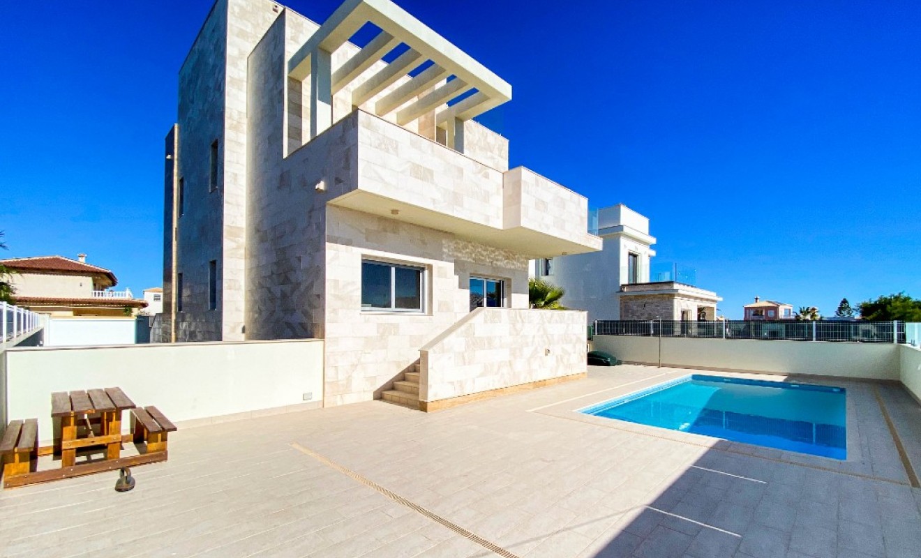 Sale - Villa - La Zenia