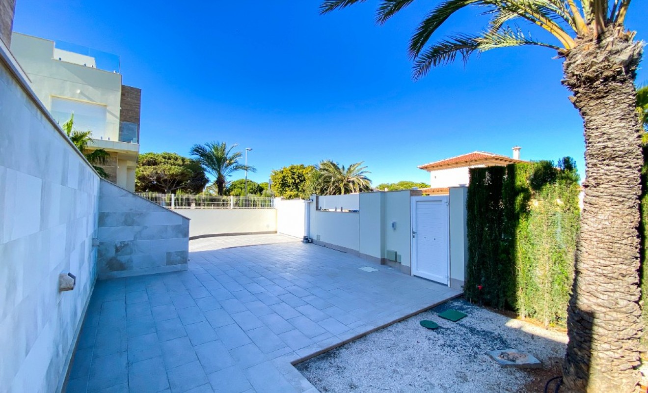 Sale - Villa - La Zenia