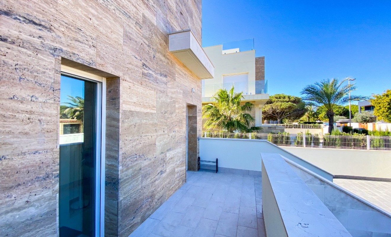 Sale - Villa - La Zenia