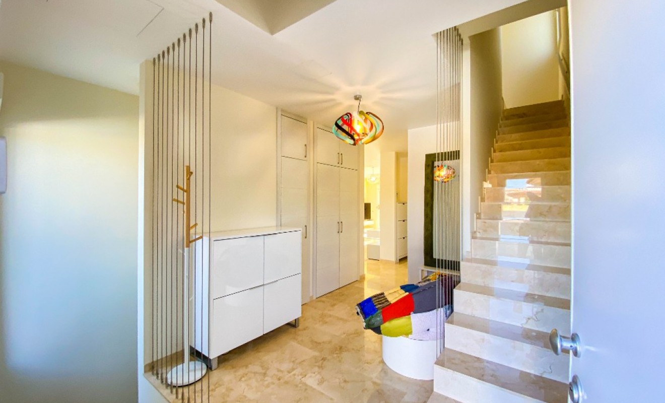 Sale - Villa - La Zenia