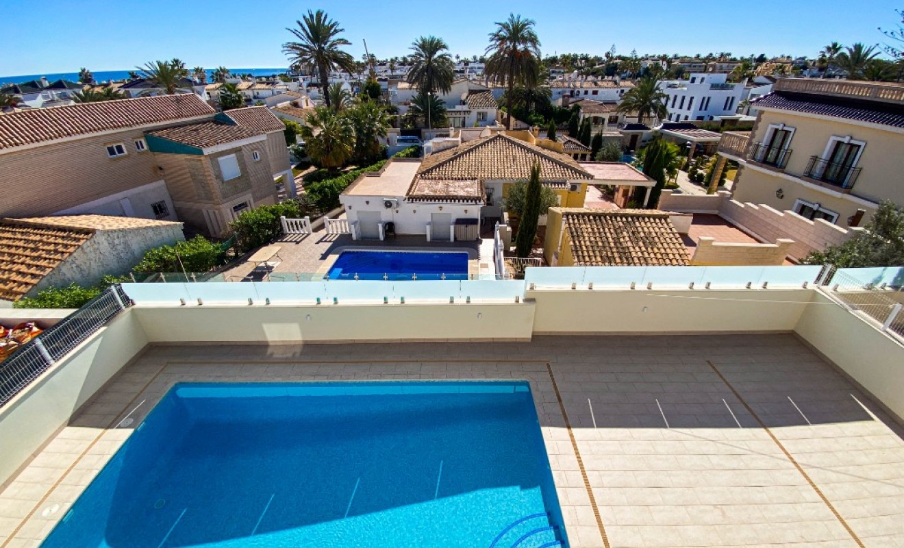 Sale - Villa - La Zenia