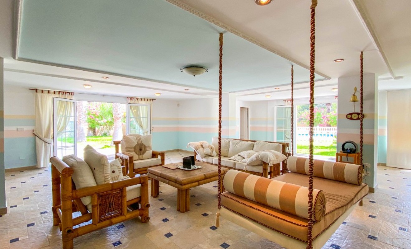 Sale - Luxury Villa - Villamartin