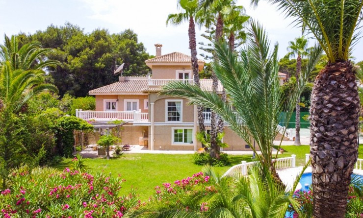 Sale - Luxury Villa - Villamartin