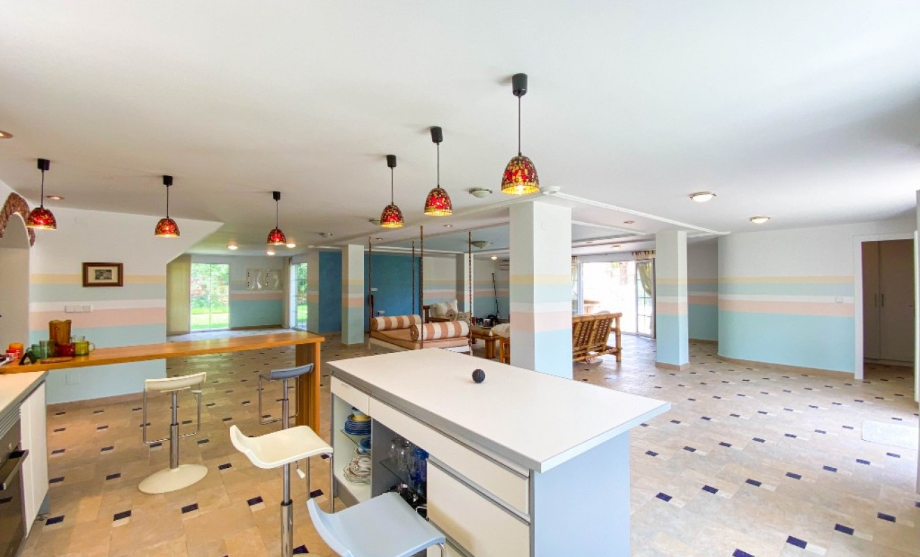 Sale - Luxury Villa - Villamartin