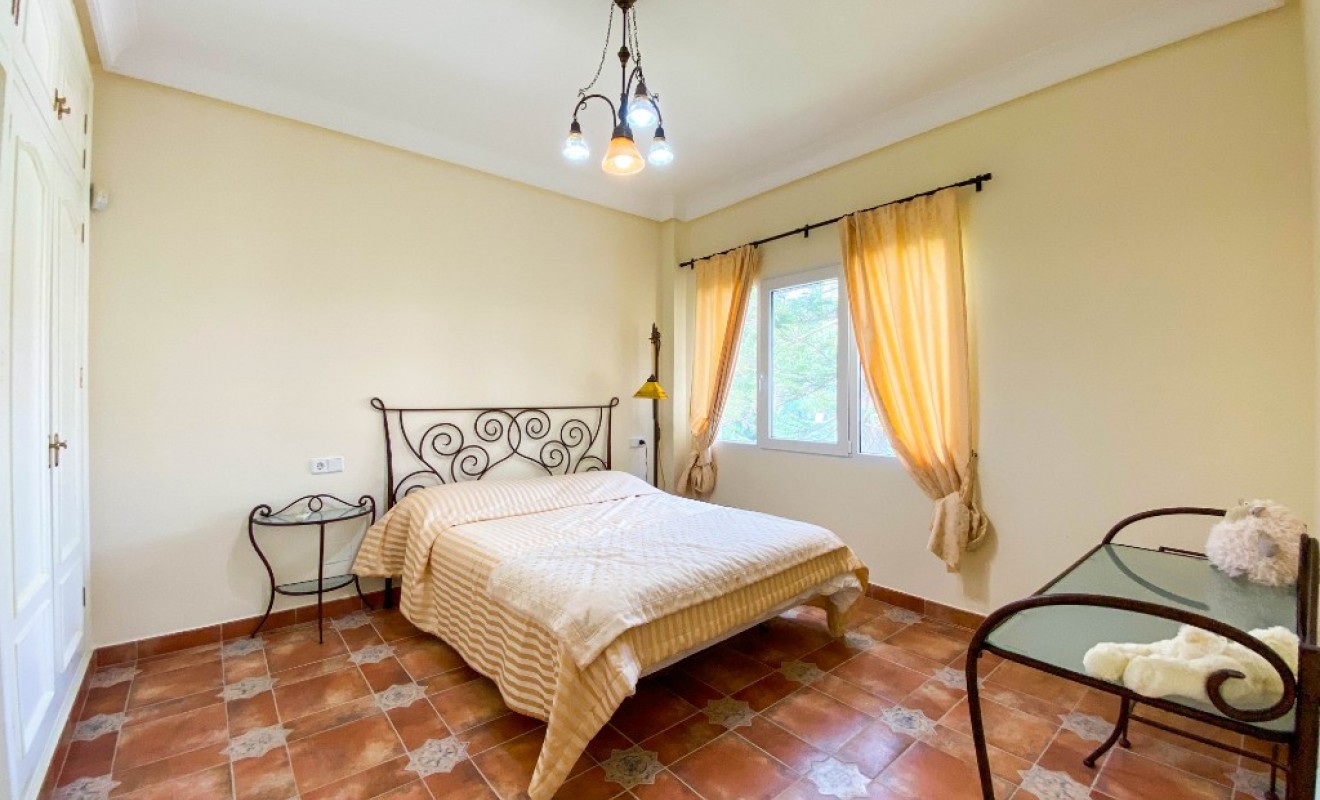 Sale - Luxury Villa - Villamartin