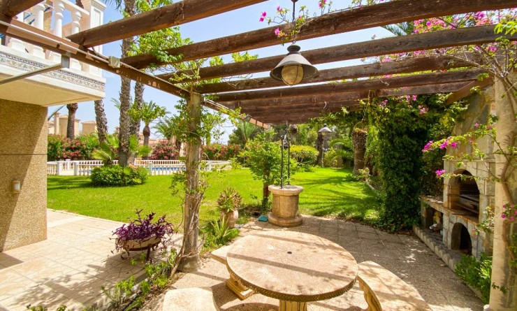 Sale - Luxury Villa - Villamartin