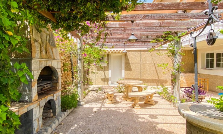 Sale - Luxury Villa - Villamartin