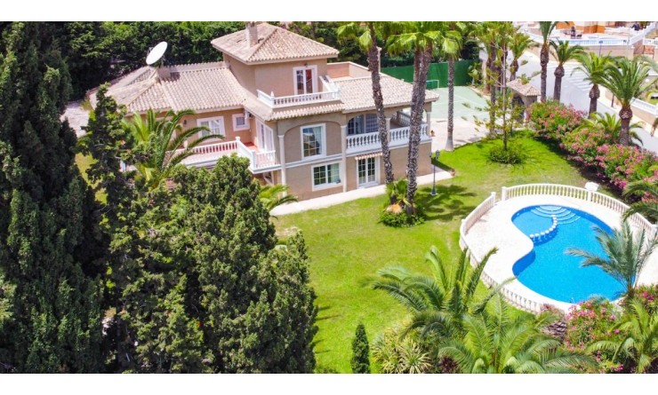 Sale - Luxury Villa - Villamartin