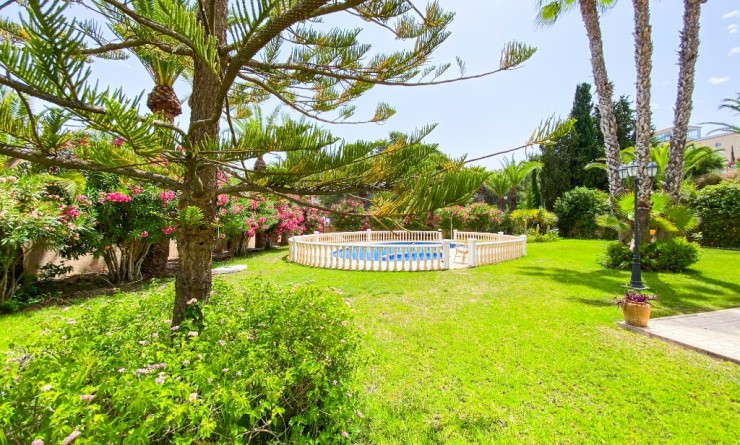 Sale - Luxury Villa - Villamartin