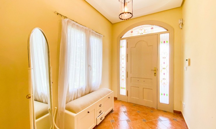 Sale - Luxury Villa - Villamartin