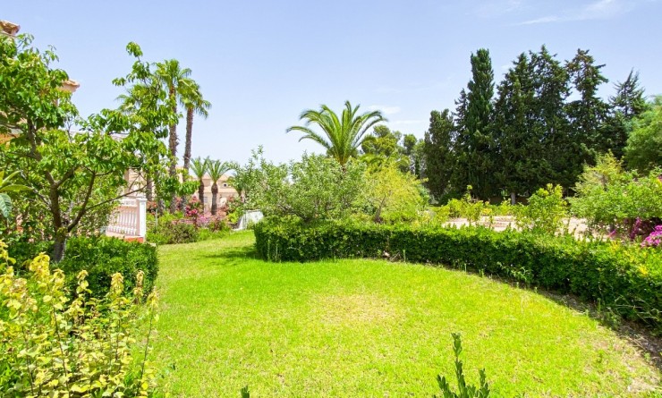 Sale - Luxury Villa - Villamartin