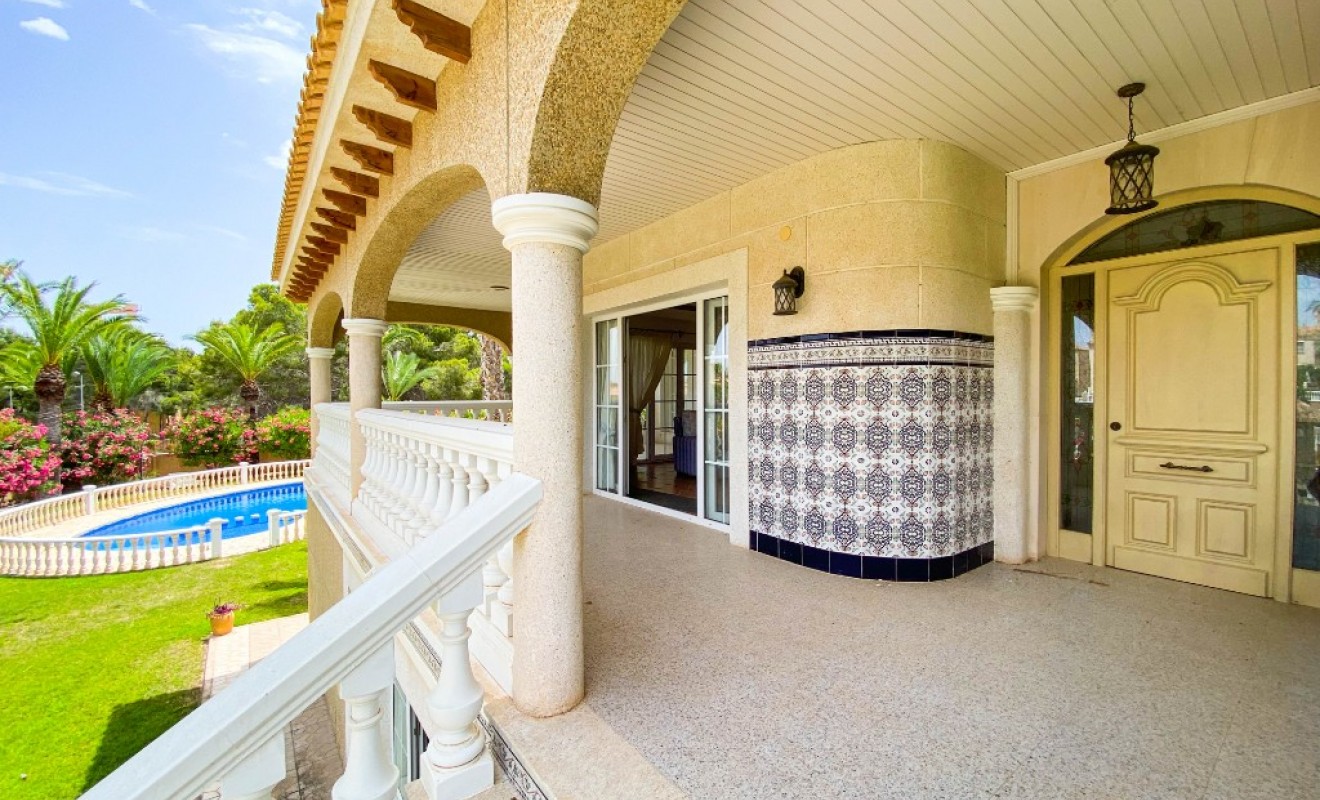 Sale - Luxury Villa - Villamartin