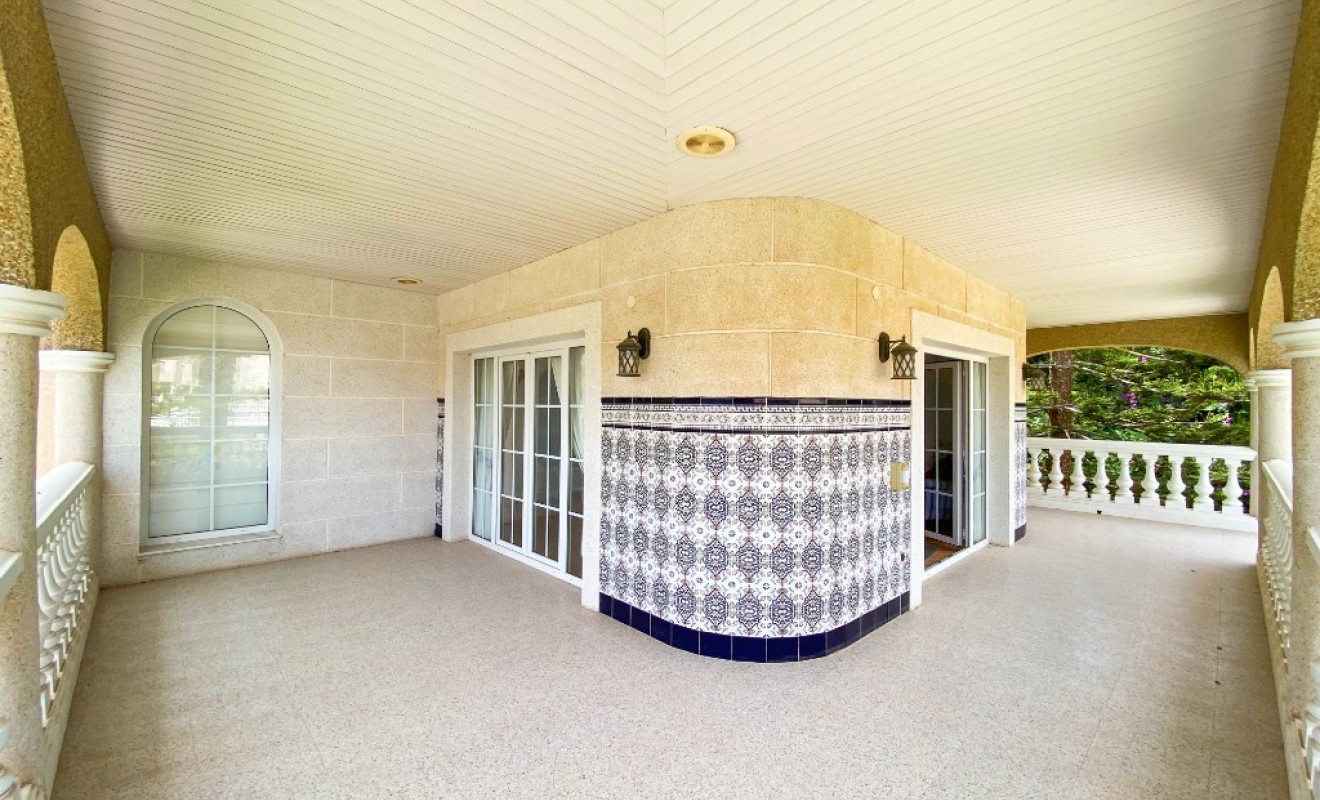 Sale - Luxury Villa - Villamartin