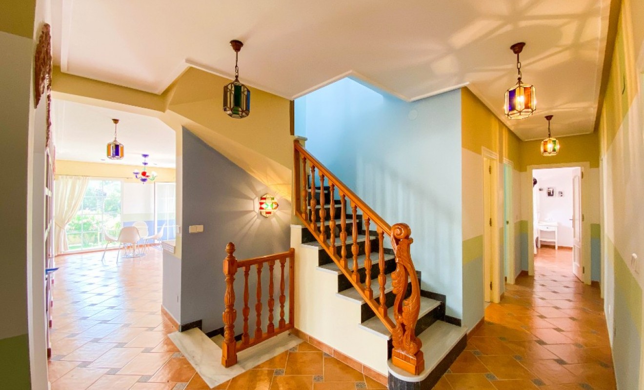 Sale - Luxury Villa - Villamartin