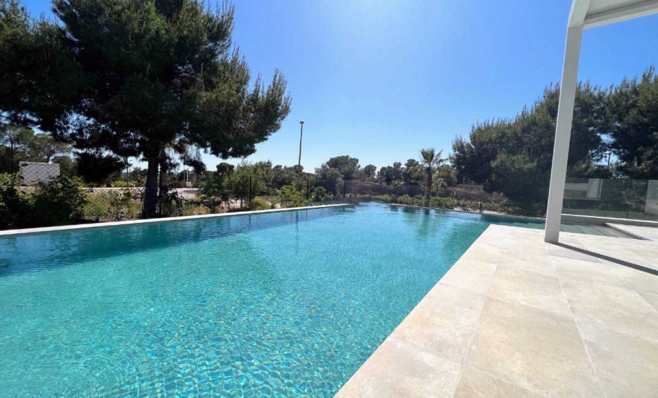 Sale - Villa - Las Colinas - Las Colinas Golf
