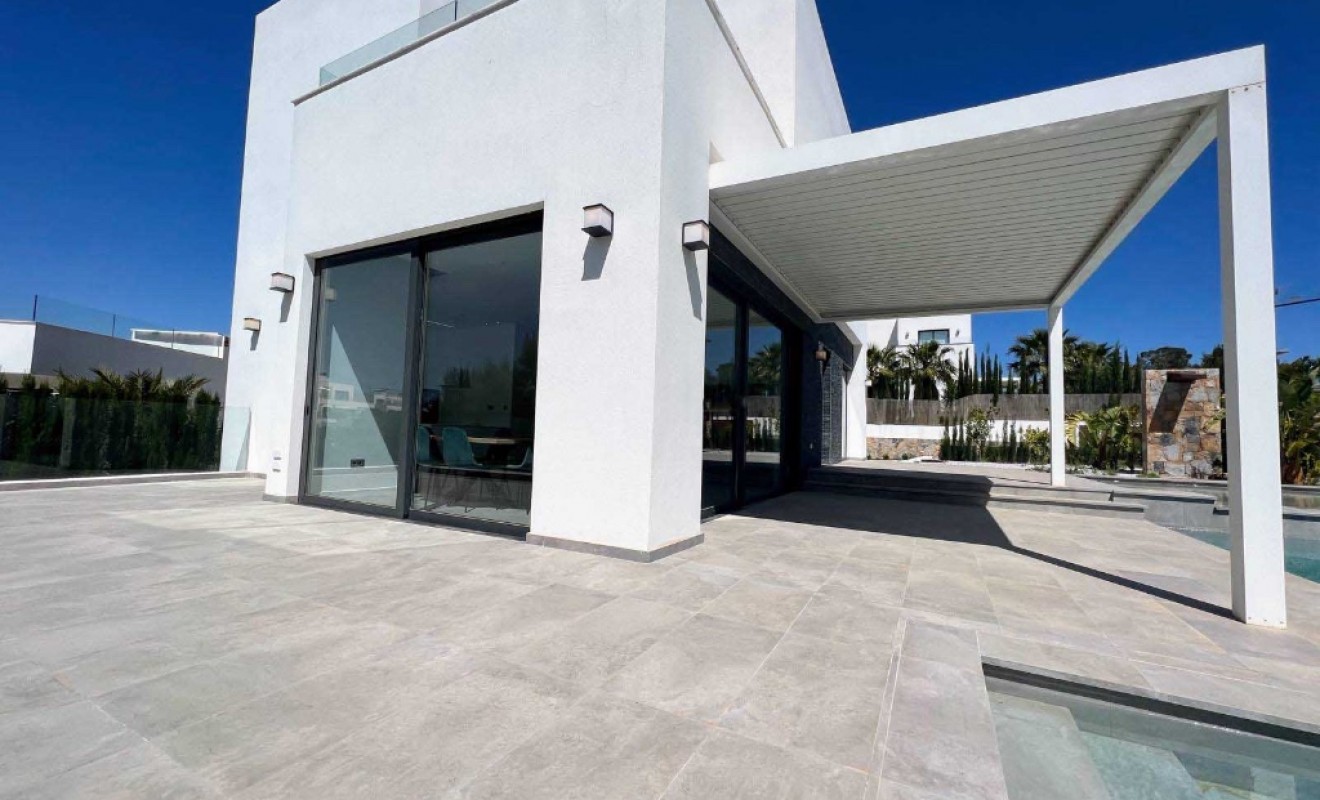 Sale - Villa - Las Colinas - Las Colinas Golf