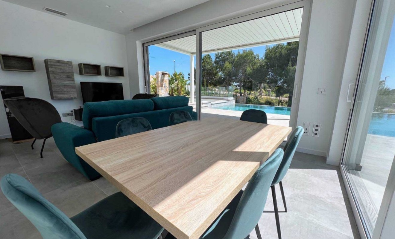 Sale - Villa - Las Colinas - Las Colinas Golf