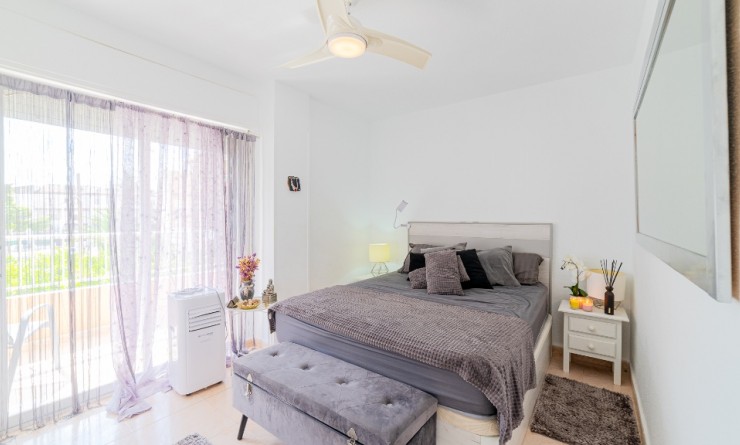 Revente - Appartement - Punta Prima