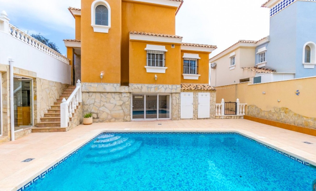 Sale - Villa - Orihuela Costa