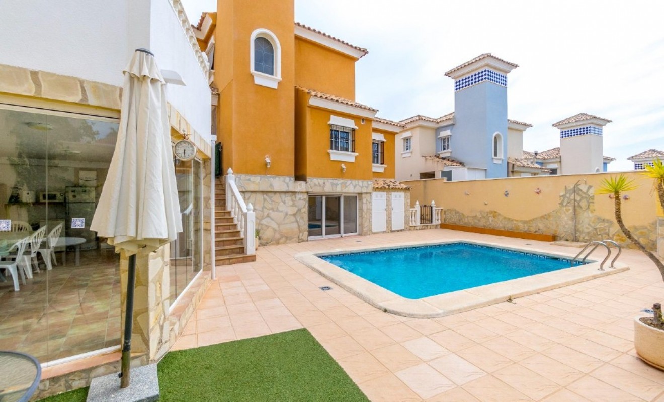 Sale - Villa - Orihuela Costa