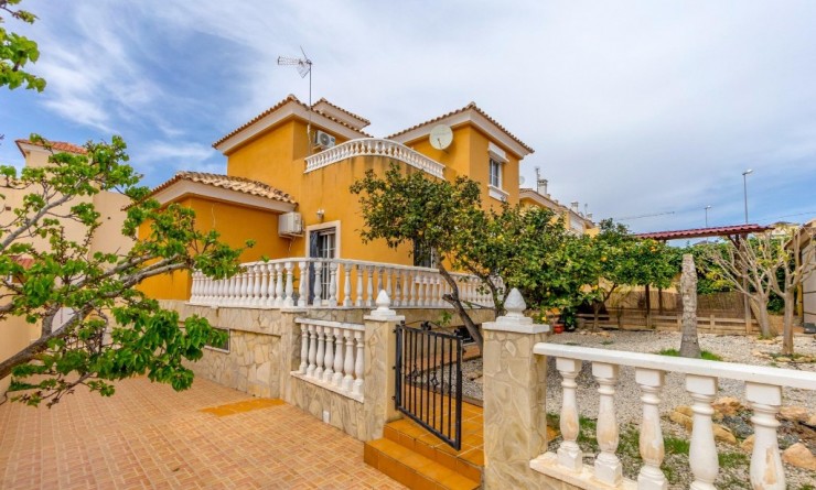 Sale - Villa - Orihuela Costa