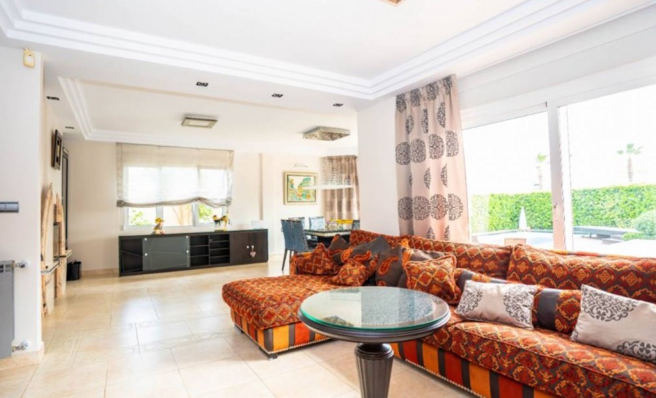 Sale - Villa - Torrevieja - Aguas Nuevas