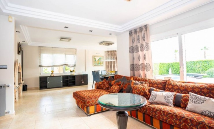 Sale - Villa - Torrevieja - Aguas Nuevas