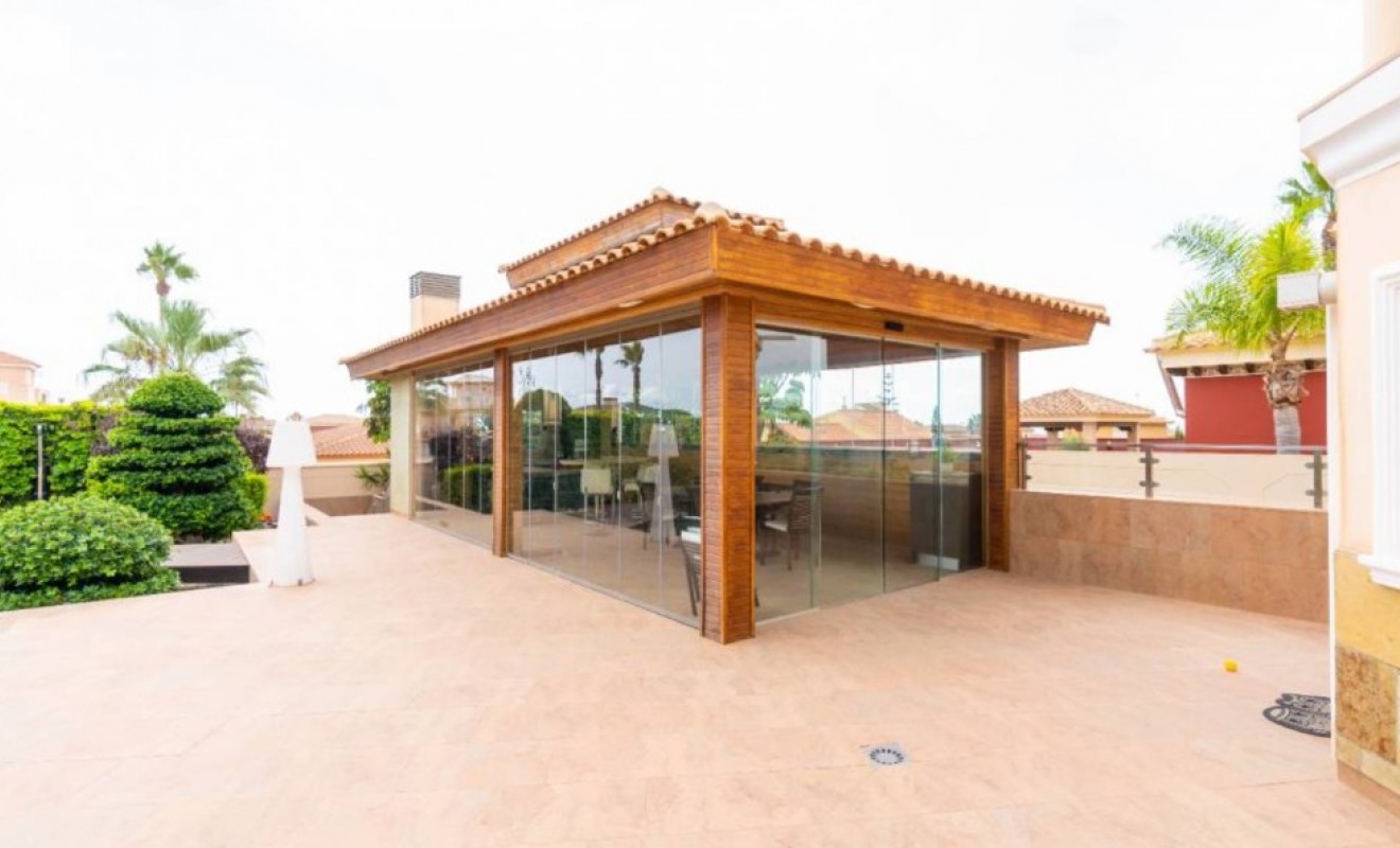 Sale - Villa - Torrevieja - Aguas Nuevas