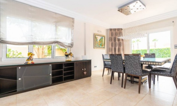 Sale - Villa - Torrevieja - Aguas Nuevas