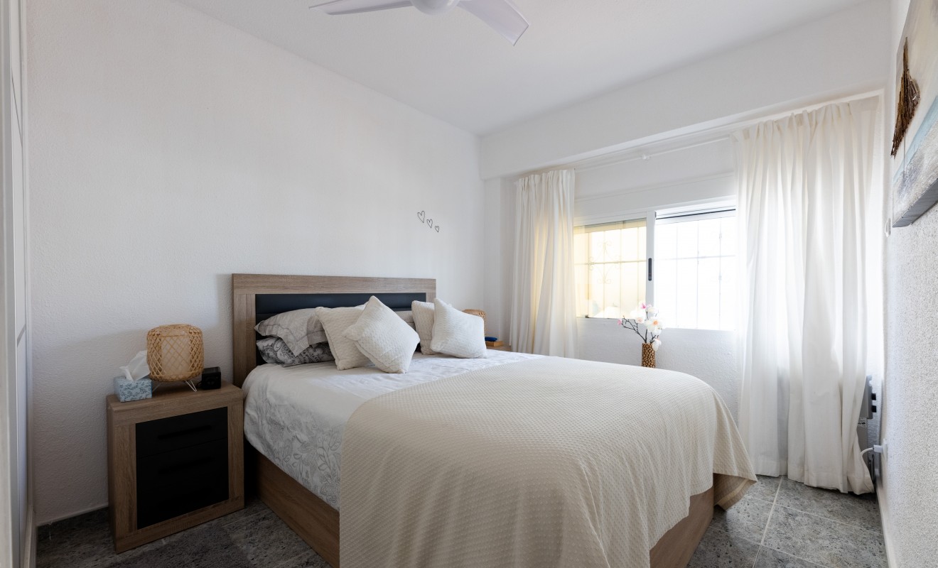 Revente - Appartement - Punta Prima