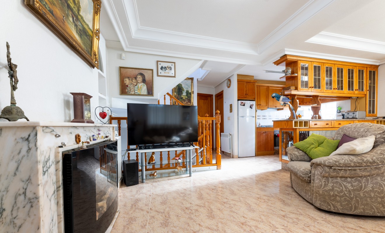 Sale - Villa - Los Altos