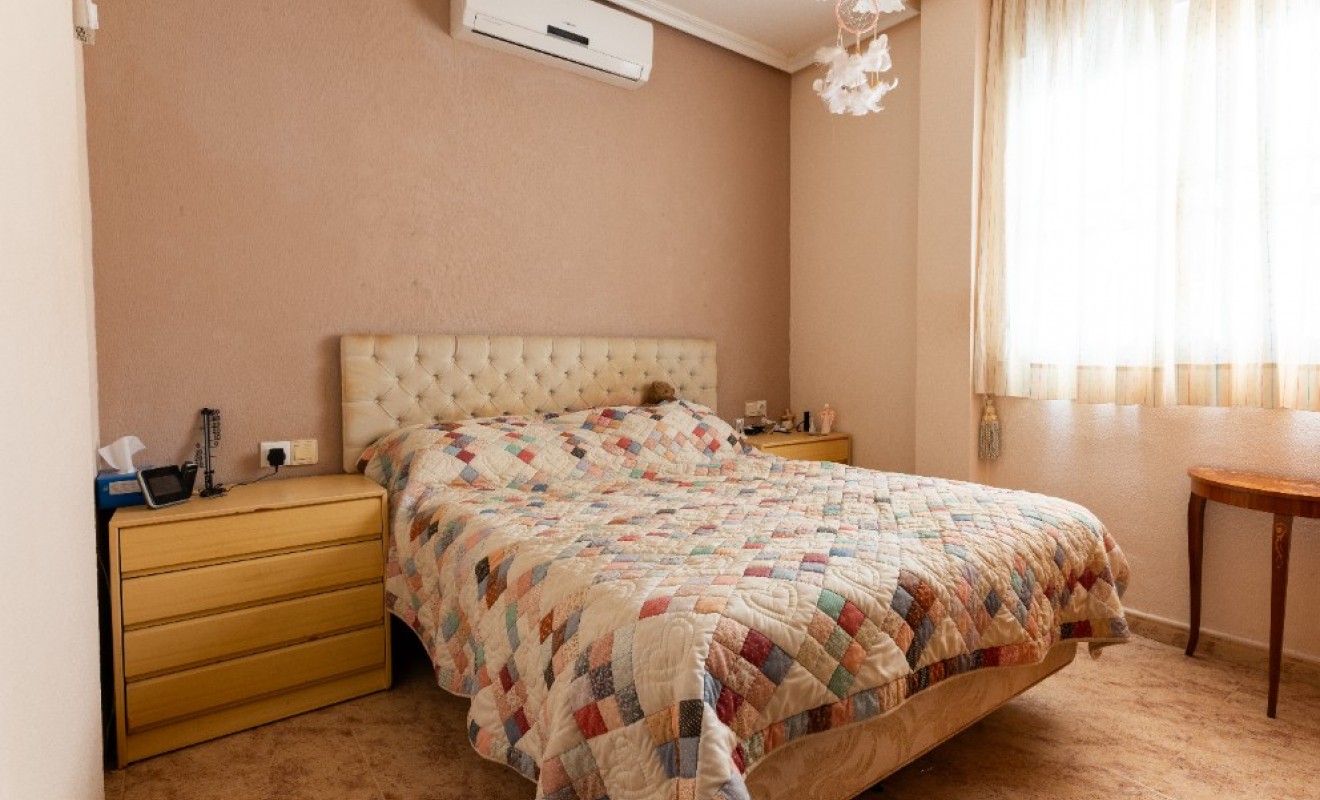 Sale - Villa - Los Altos