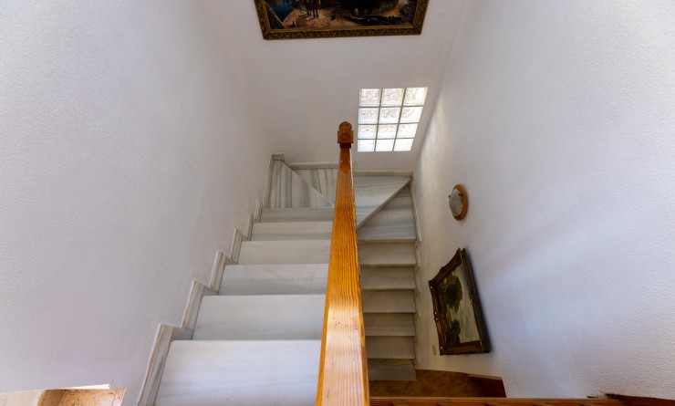 Sale - Villa - Los Altos