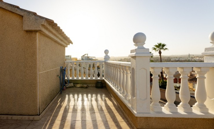 Sale - Villa - Los Altos