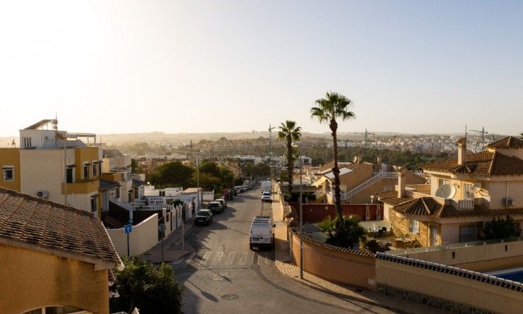 Sale - Villa - Los Altos