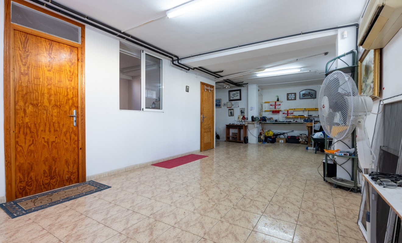 Sale - Villa - Los Altos
