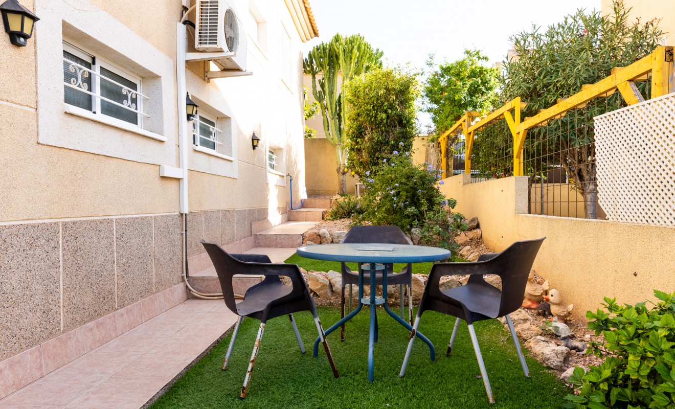 Sale - Villa - Los Altos