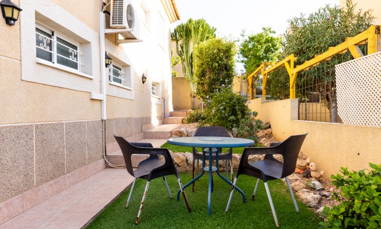 Sale - Villa - Los Altos