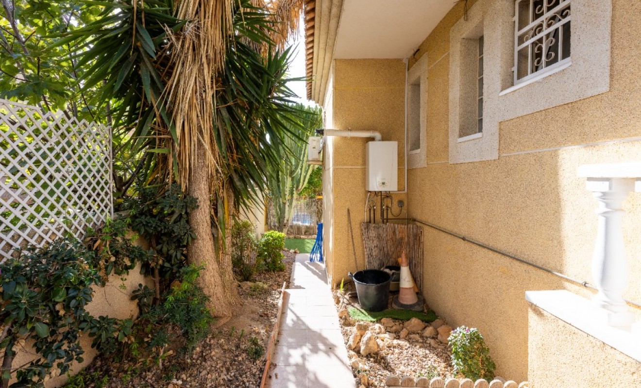 Sale - Villa - Los Altos